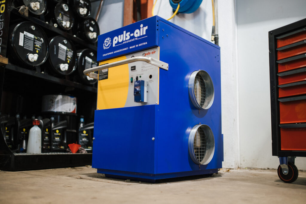 Vytápění dílny Puls-air 23,5 kW u KFZ Service Hayko